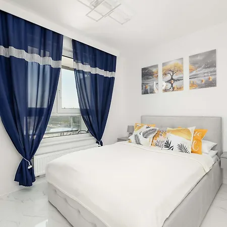 Apartment Jasny W Kolobrzegu Z Parkingiem, Balkonem I Tarasem Widokowym By Renters Kolobrzeg
