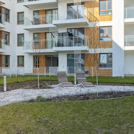 Jasny W Kolobrzegu Z Parkingiem, Balkonem I Tarasem Widokowym By Renters 아파트 코워브제크