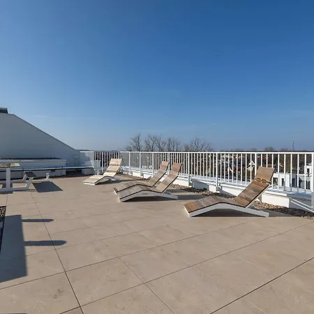 Jasny W Kolobrzegu Z Parkingiem, Balkonem I Tarasem Widokowym By Renters * Kołobrzeg