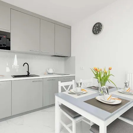Jasny W Kolobrzegu Z Parkingiem, Balkonem I Tarasem Widokowym By Renters 아파트 *