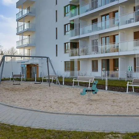 Jasny W Kolobrzegu Z Parkingiem, Balkonem I Tarasem Widokowym By Renters * 코워브제크